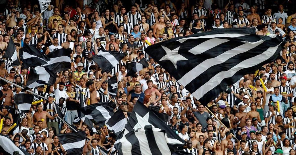 Torcida do Botafogo compra mais de 750 ingressos para amistoso contra o Crystal Palace