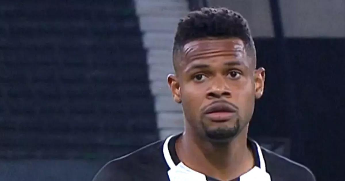 Júnior Santos só fica no Botafogo se clube aceitar compra em definitivo