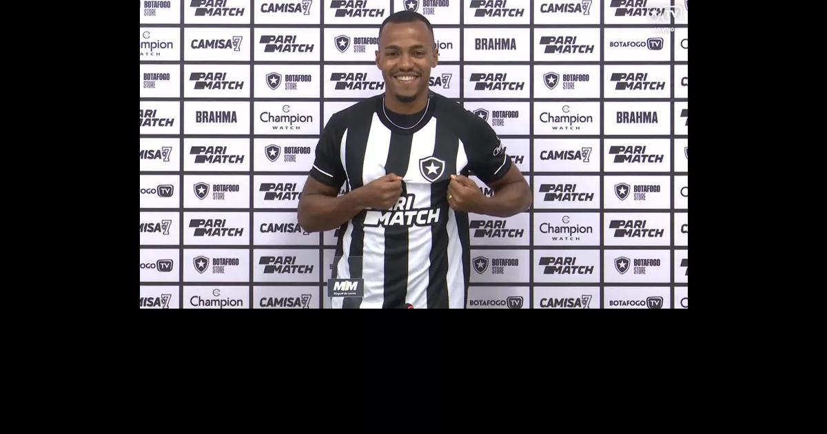 Marlon Freitas é apresentado como o primeiro reforço do Botafogo em 2023