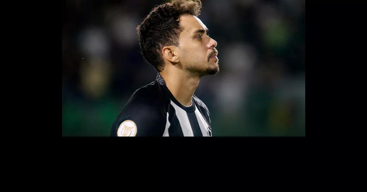 Tudo sobre o interesse de sauditas por Eduardo, meia do Botafogo