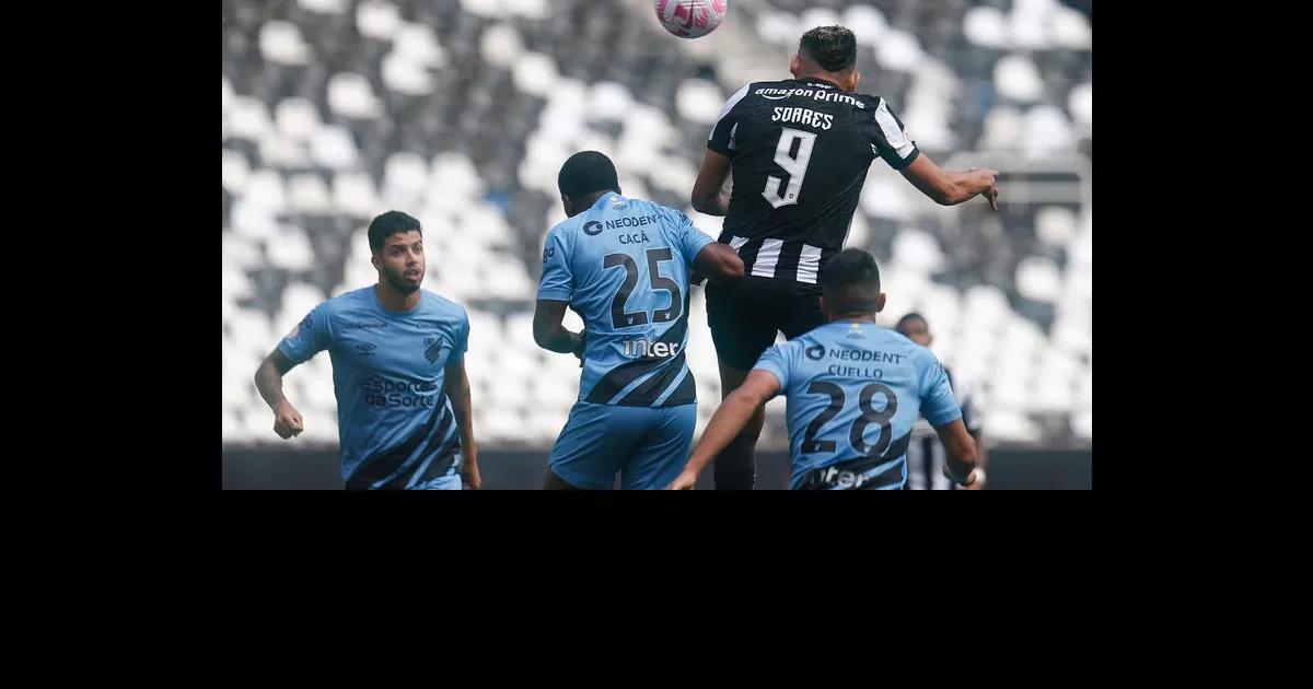 Colunista do 'UOL' Critica Decisão de Realizar o Jogo Botafogo x Athletico-PR sem Público