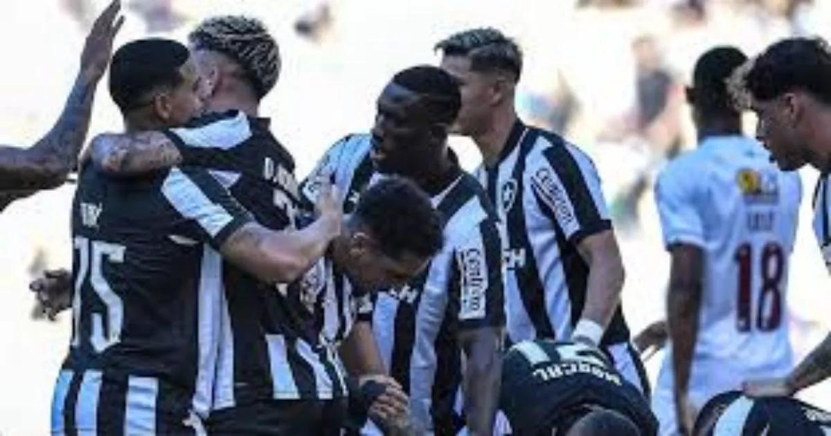 Botafogo amplia contrato do centroavante Kayke e renova vínculos de jovens promessas da base
