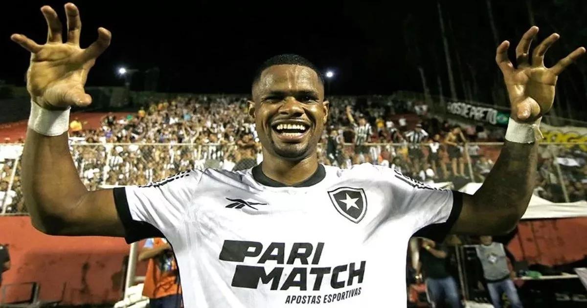 Botafogo se Aproxima da Pedida Salarial de Júnior Santos e Está Perto de Fechar Renovação
