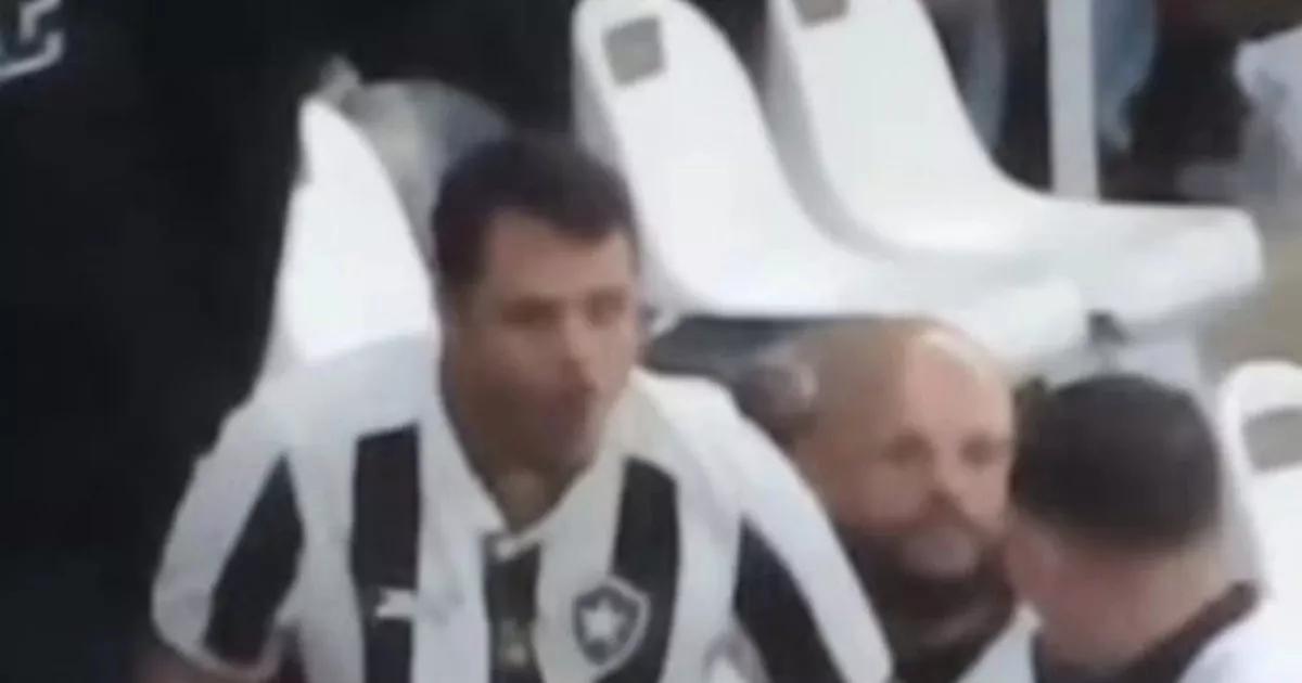 Racismo no Futebol: Botafogo Pune Torcedor e Conmebol Investiga Caso