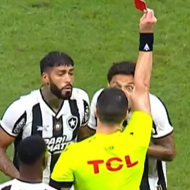 Arbitragem polêmica e eliminação: Jorge e Barboza comentam a queda do Botafogo