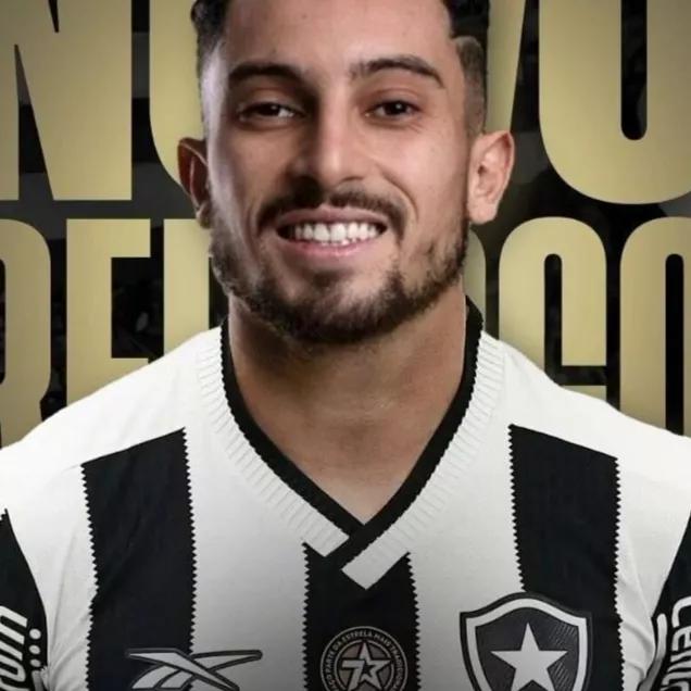 Botafogo dá show no mercado e anuncia contratação de Alex Telles