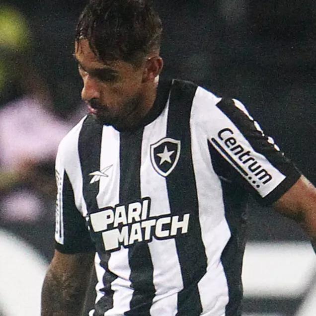 Damián Suárez se despede do Botafogo; Alvinegro aumenta chances de título