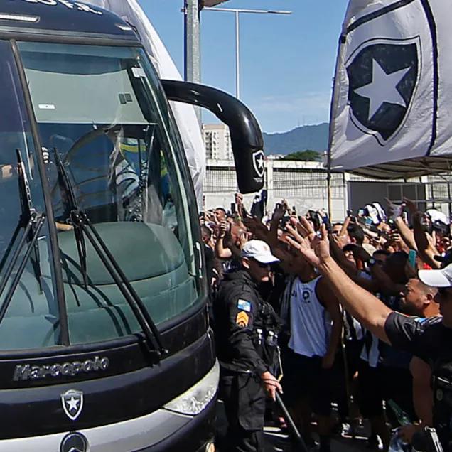 Botafogo x Peñarol: A Batalha do Nilton Santos já Começou!